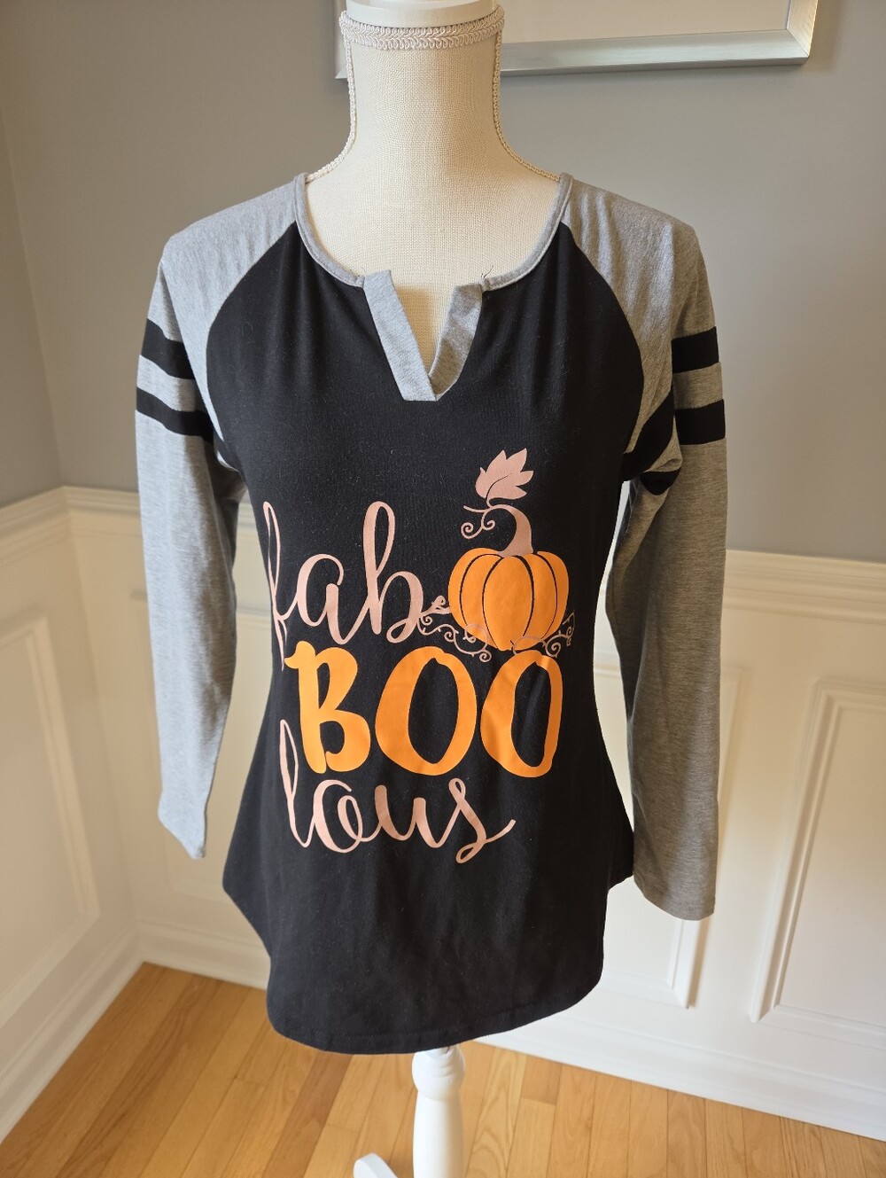 Halloween Themed Graphic Long Sleeve T-Shirt Women's Size S
